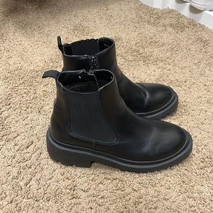 Blondo Waterproof Chelsea Boot